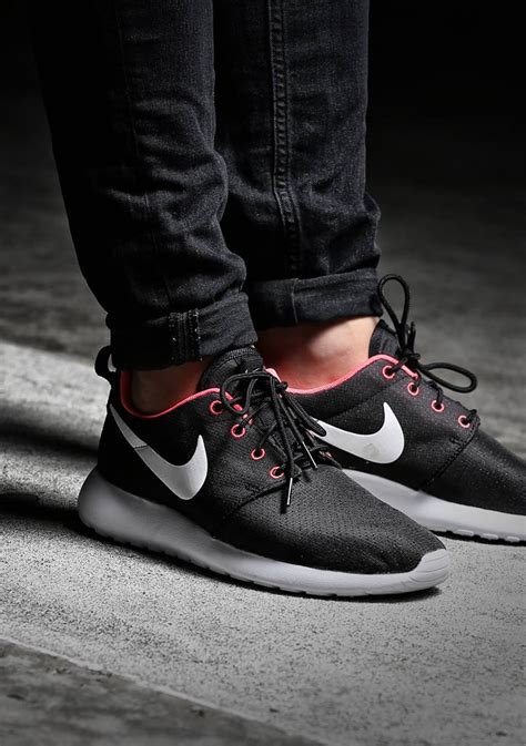 nike roshe run schwarz reduziert|nike roshe run for sale.